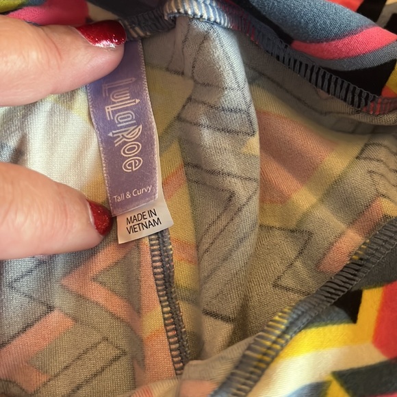 Lularoe Tall and Curvy Leggings Used - Picture 2 of 4